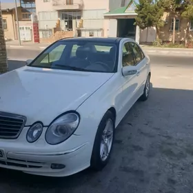Mercedes-Benz E350 2005