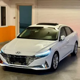 Hyundai Elantra 2022