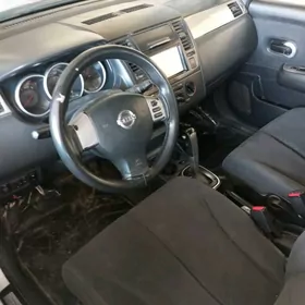 Nissan Versa 2010