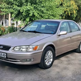 Toyota Camry 2001