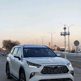 Toyota Highlander 2022