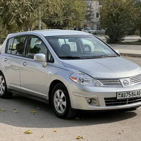Nissan Versa 2012