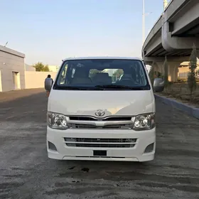 Toyota Hiace 2012