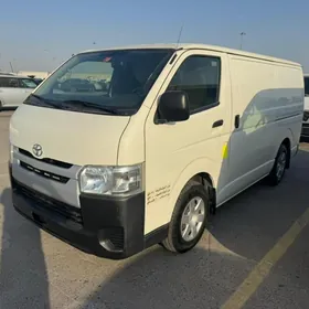 Toyota Hiace 2022