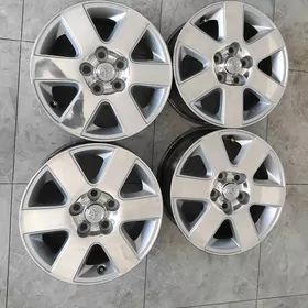 Kyraska sepip bilyan oglan ger