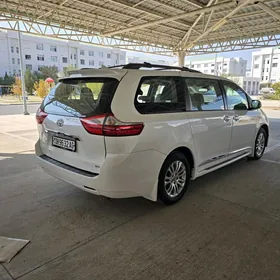 Toyota Sienna 2020