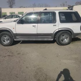 Ford E-Series 1995