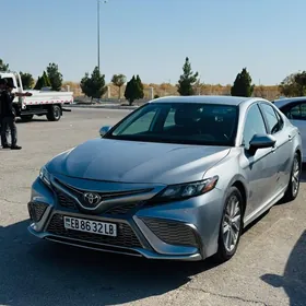 Toyota Camry 2021