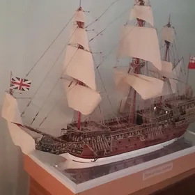 КОРАБЛЬ "ПОВЕЛИТЕЛЬ МОРЕЙ"