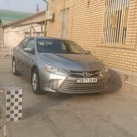 Toyota Camry 2017