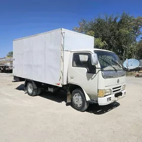Mitsubishi Canter 2010