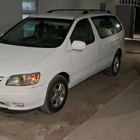 Toyota Sienna 2002