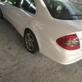 Mercedes-Benz 230E 2010