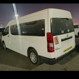 Toyota Hiace 2022