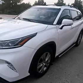 Toyota Highlander 2021