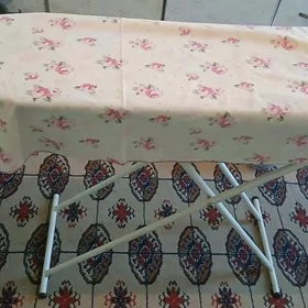 ütük edilỳän stol