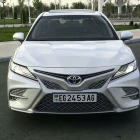 Toyota Camry 2020