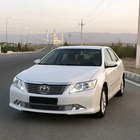 Toyota Camry 2014