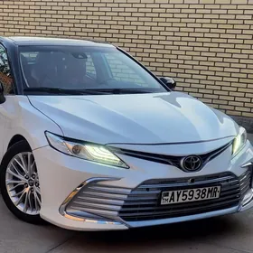 Toyota Camry 2020