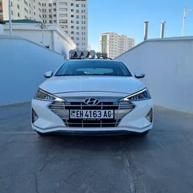 Hyundai Elantra 2020