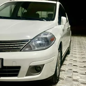 Nissan Versa 2012