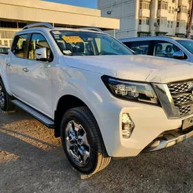 Nissan Navara 2025