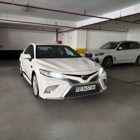 Toyota Camry 2018