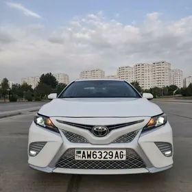 Toyota Camry 2018