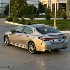 Toyota Camry 2023