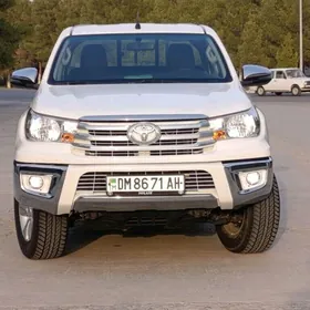 Toyota Hilux 2020