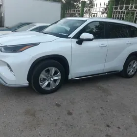 Toyota Highlander 2023
