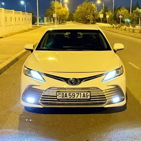 Toyota Camry 2020