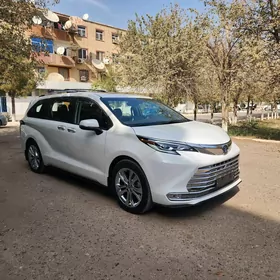 Toyota Sienna 2021