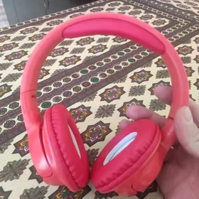 JBL gyzyl reňkde