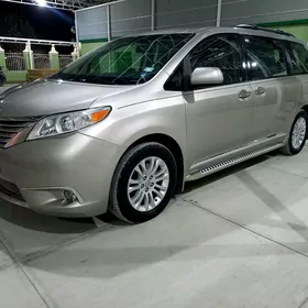 Toyota Sienna 2016