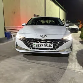 Hyundai Elantra 2022