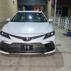 Toyota Camry 2021