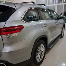 Toyota Highlander 2020