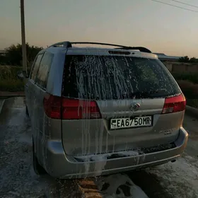 Toyota Sienna 2005