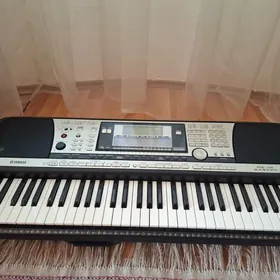 YAMAHA PSR-740 синтезатор