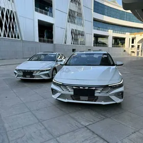 Hyundai Elantra 2025