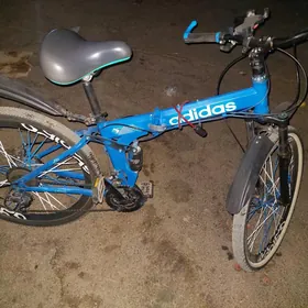 Adidas tigir
