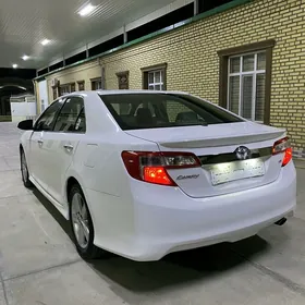 Toyota Camry 2013