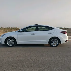 Hyundai Elantra 2020