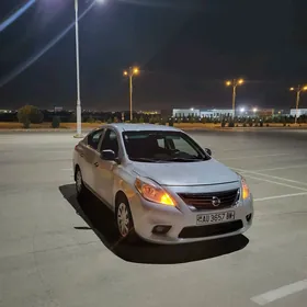 Nissan Versa 2012