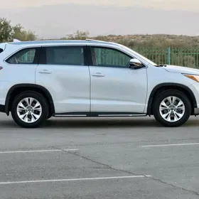 Toyota Highlander 2016
