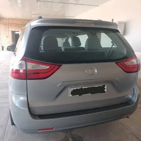 Toyota Sienna 2016