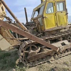 Caterpillar Dozer 1982