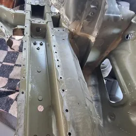 Lexus yzky lanjeron sag tarap