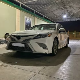 Toyota Camry 2020